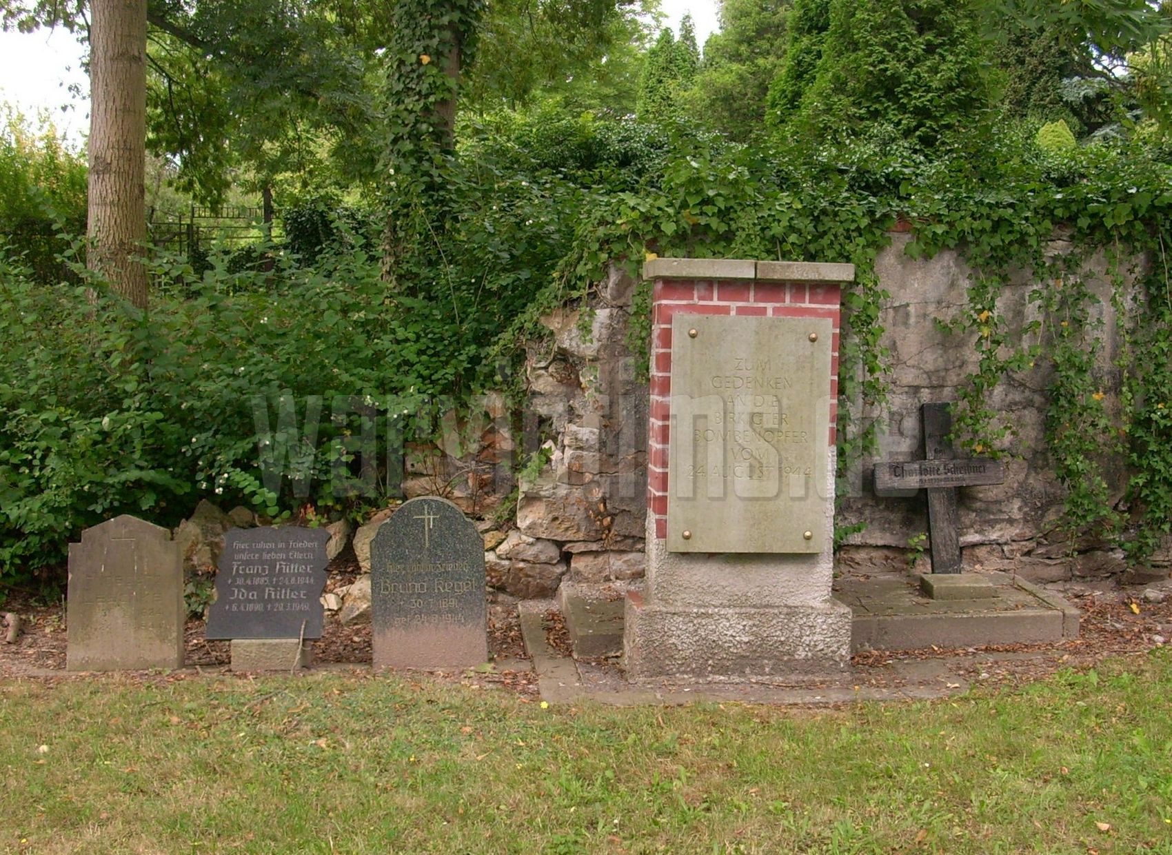 Freital-Döhlen+(Bombenopfer)